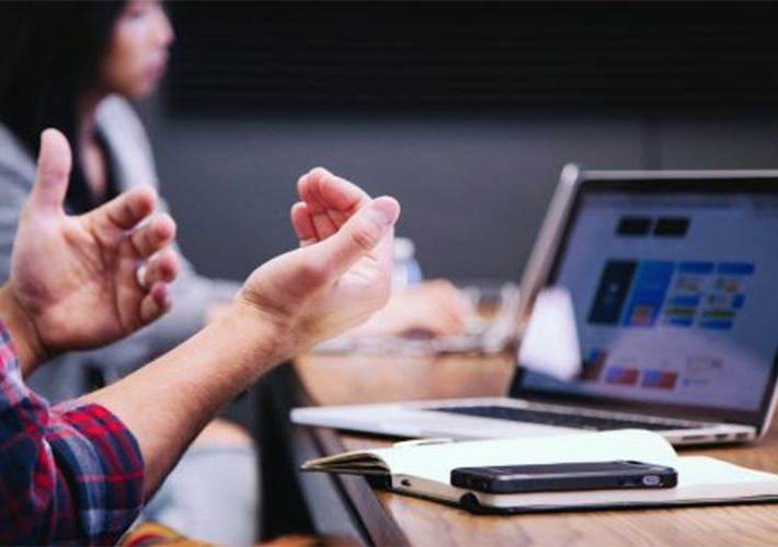 Foto La digitalización de las administraciones públicas aumenta, pero la frustración de los usuarios permanece. 4 formas de localizarla.